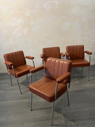 Juego de sillas de comedor/ cada unidad 75€