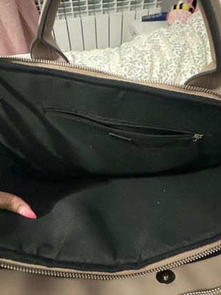 Bolso maletín beige con compartimentos