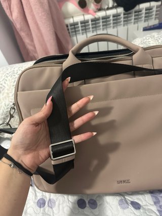 Bolso maletín beige con compartimentos
