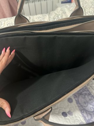 Bolso maletín beige con compartimentos