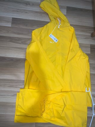Chaqueta impermeable  Cosas (Glovo  Blazer
