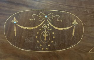 Cabecero de madera antiguo con detalles
