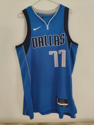 MAGLIA LUKA DONCIC 77 DALLAS MAVERICKS FIRMATA JSA