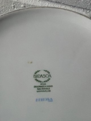 Sopera Bidasoa con tapa azul y blanca