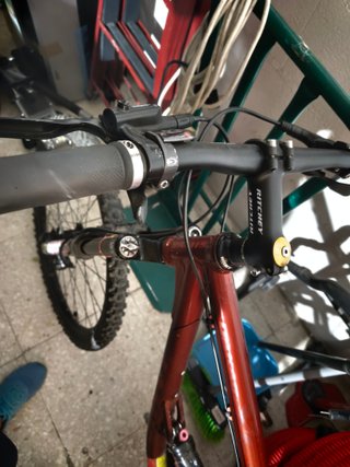 Bicicleta MTB Jamis Dakar XCT de doble suspensión.