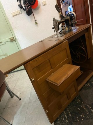 Máquina de coser antigua Wertheim