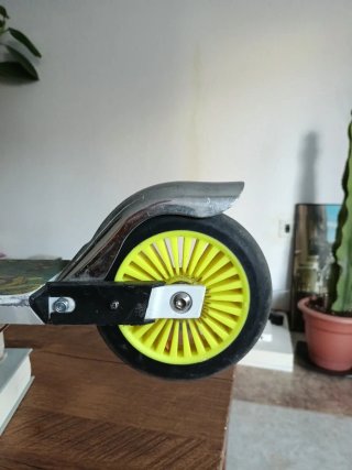 Patín Oxelo para niños,le faltan solo los puños