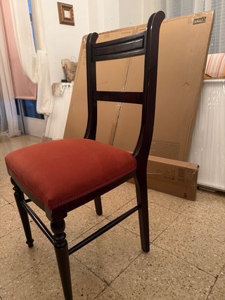 4 Sillas de comedor madera y tela.