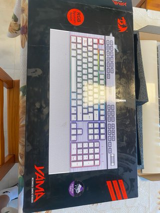 Teclado Mecánico Gaming YAMA RGB Español