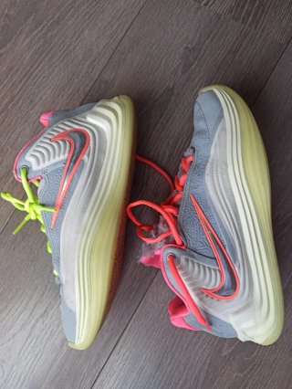 Scarpe da basket Nike grigie e rosa