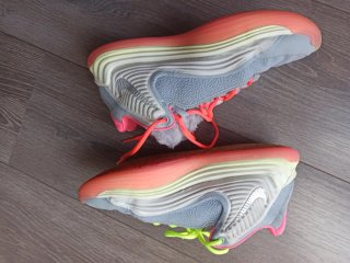 Scarpe da basket Nike grigie e rosa