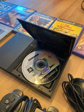 Pack PlayStation 2 con juegos y accesorios