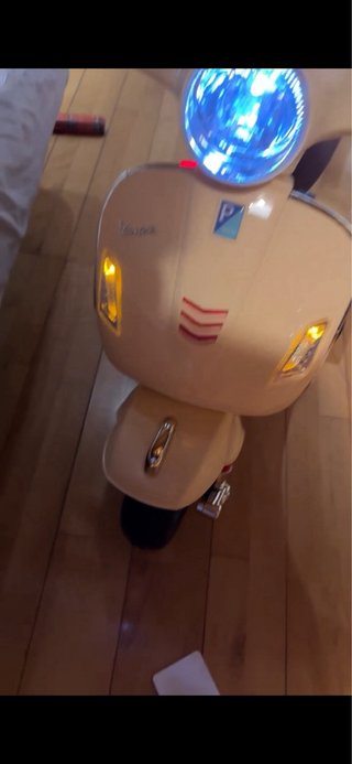 Moto Vespa Eléctrica Niños