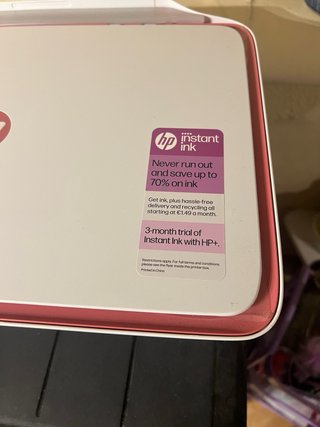 Impresora HP Instant Ink Rosa y Blanca