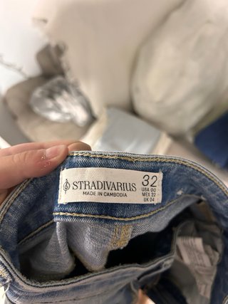 Pantalones campana Stradivarius D74