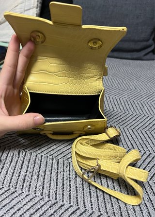 Bolso amarillo Shein efecto cocodrilo