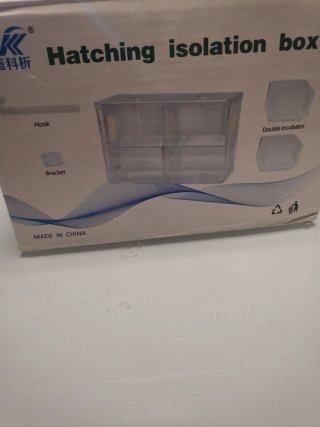 Paridera de peces nueva en caja