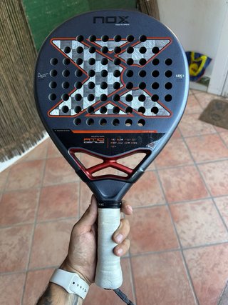 Pala NOX AT10 Genius 18K Agustín Tapia