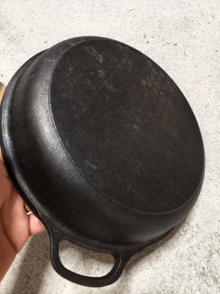 Frigideira Ferro Fundido com Tampa Madeira 25cm