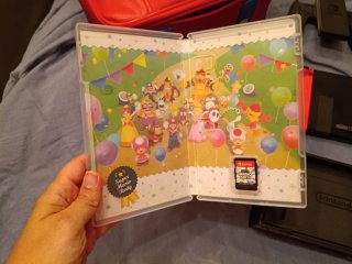 Nintendo Switch + Mario Party + funda transporte