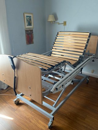 Cama Hospitalaria Eléctrica Articulada