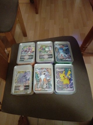 Pokémon 15€  cada unidad cada caja 40 cartas