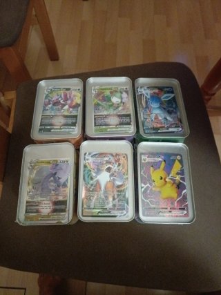 Pokémon 15€  cada unidad cada caja 40 cartas