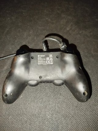 Controller Nacon PS4 con cavo