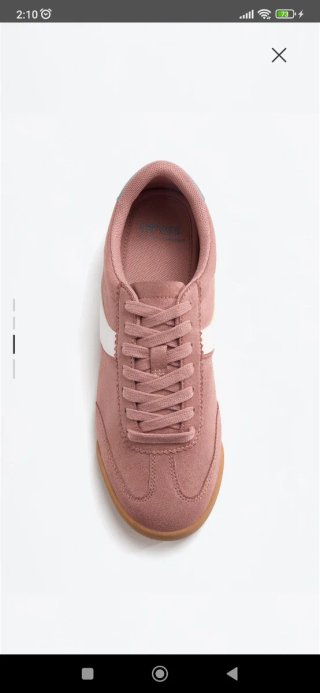 Zapatillas deportivas rosas y blancas