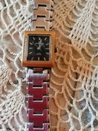 Reloj de pulsera mujer dorado y negro