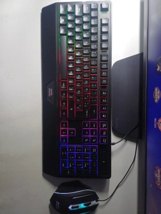 Teclado Mars Gaming RGB Gaming