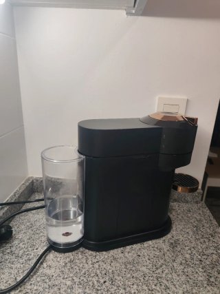 Cafetera Nespresso deLonghi, Negra y cobre
