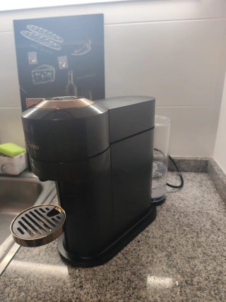 Cafetera Nespresso deLonghi, Negra y cobre