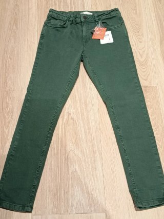 Vaquero elástico verde Corte Inglés T.11-12