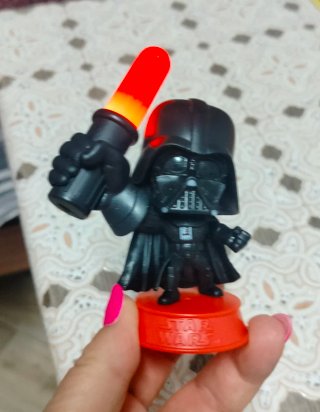 Statuetta Darth Vader Star Wars con spada