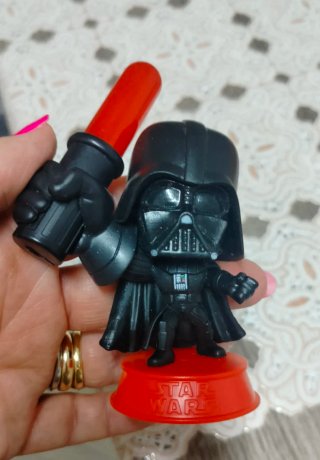 Statuetta Darth Vader Star Wars con spada