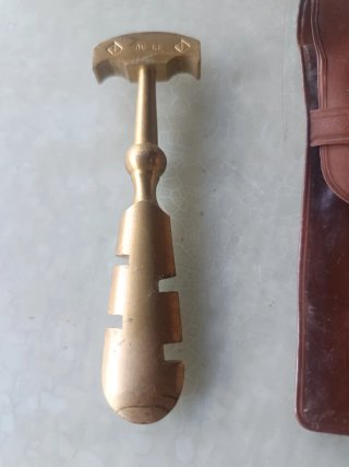 Cortador de cristal antiguo bronce