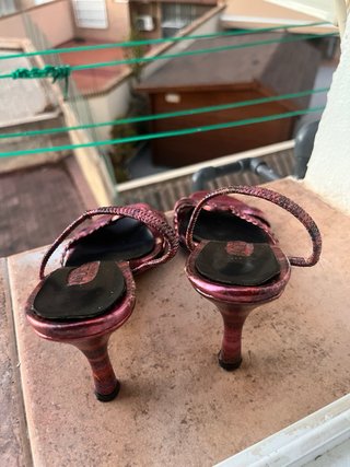 Zapatos de tacón vintage rosa y morado metalizado