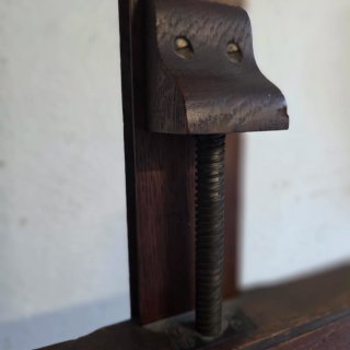 Antiguo caballete de pintor de madera