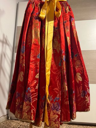 Traje de Fallera Rojo y Dorado