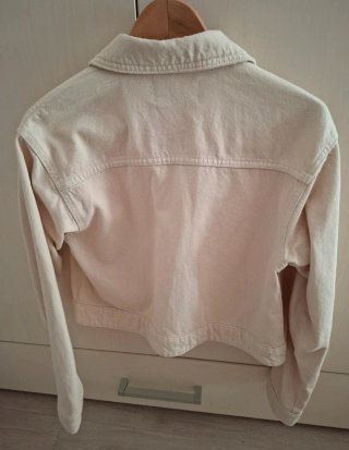 Chaqueta vaquera Pieces beige