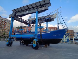 Barco de pesca palangre de fondo