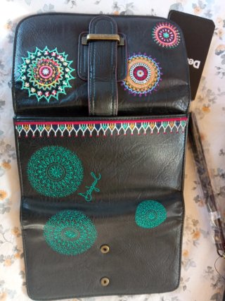 Cartera Desigual bordada sin estrenar