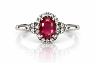 Anillo Plata con Rubí Ovalado y Diamantes