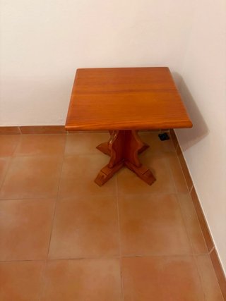Mesa comedor madera con cristal, y 6 sillas.