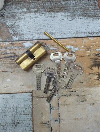 Cerradura de seguridad y llaves