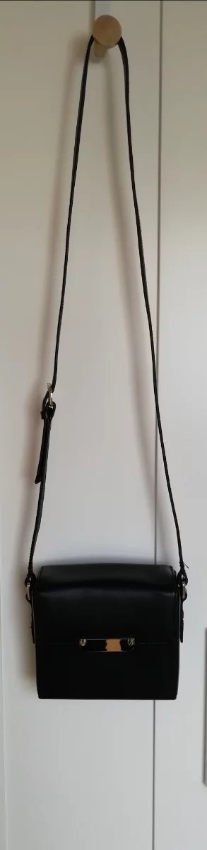 Bolso cubo piel And Other Stories negro