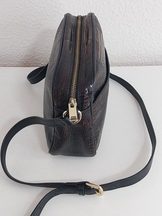 Bolso Uterqüe piel efecto reptil