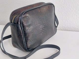 Bolso Uterqüe piel efecto reptil