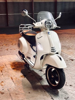 Vespa GTS 125 Blanca - 3.912 km